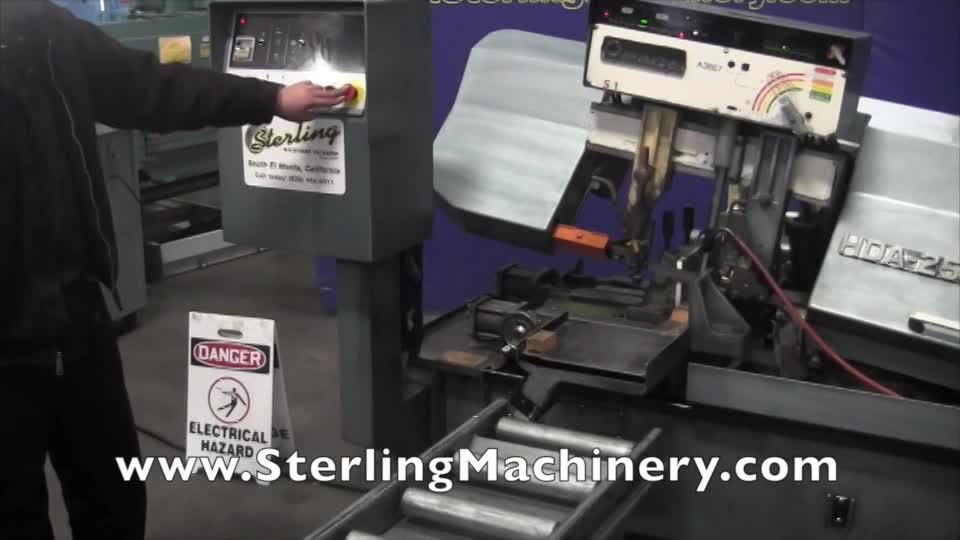 10 \"x 12\" Amada usados completamente autom�tica horizontal de sierra de cinta, MDL. HDA-250, Barfeed autom�tica (Indexaci�n M�ltiple), Chip Auger, Vise hidr�ulica, lectura digital para la alimentaci�n de longitud de ajuste, sistema de refrigeraci�n, # A36