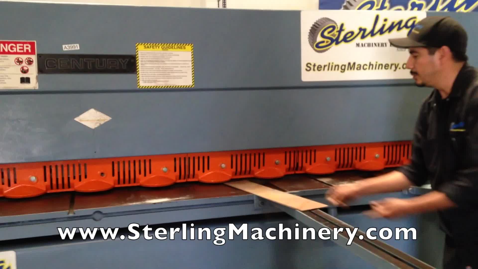 Cincinnati, Inc-1.4 "x 12" Used Siglo Cincinnati perfil bajo cizallamiento hidr�ulico, MDL. 2S12, Front Operado Poder Volver v�a con indicador, el pedal del pie, (2) 120 "armas cuadrado, Contador Stroke, tope trasero Guardia, ajustable longitud de la carrera, T- ranurado Shear tabla, Longitud de Carrera de ajuste, # A3991-01